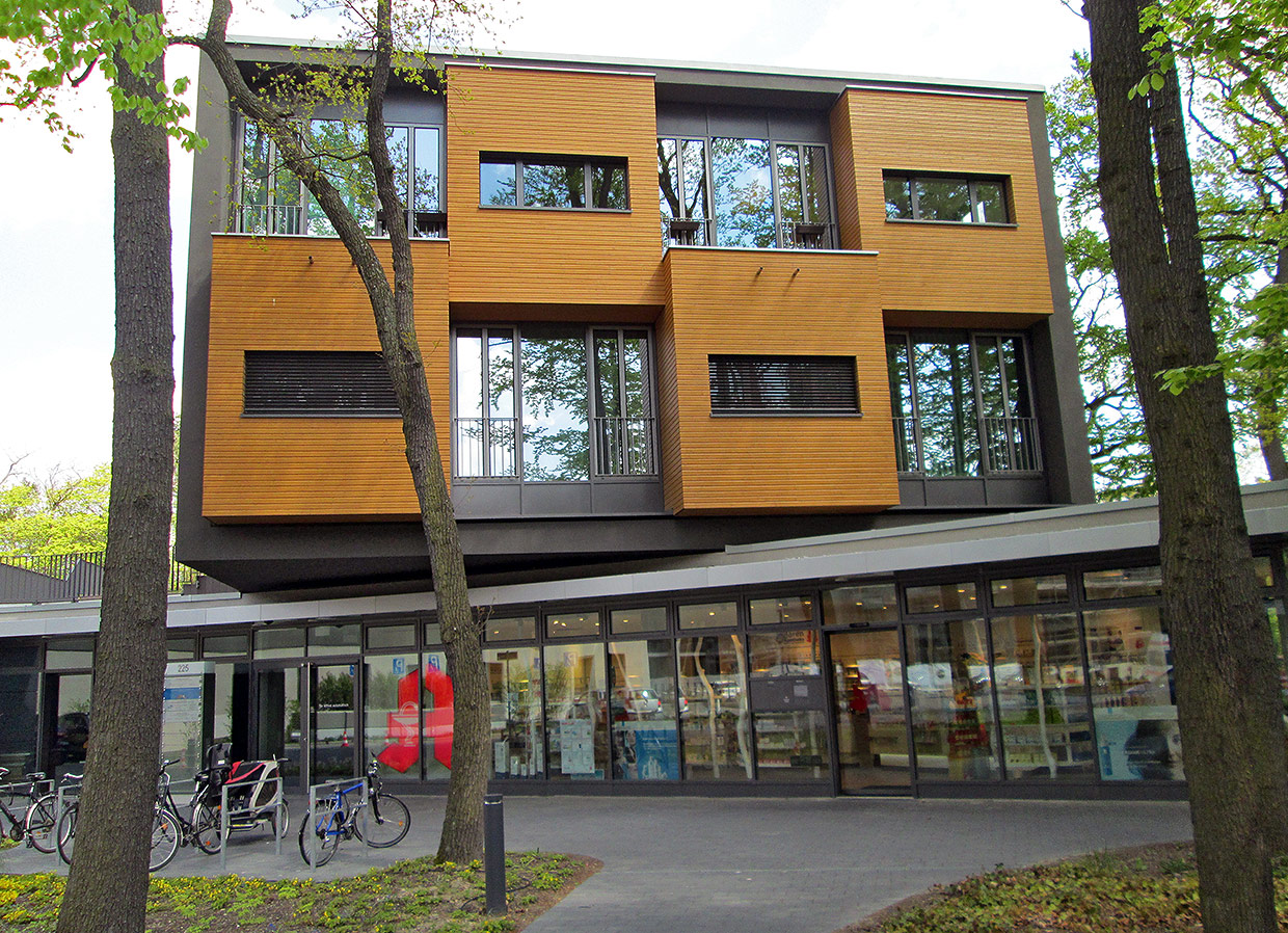 Gebäudeansicht mit Gewerbefläche . Neubau Gesundheitscampus Oskar-Helene-Heim, Berlin